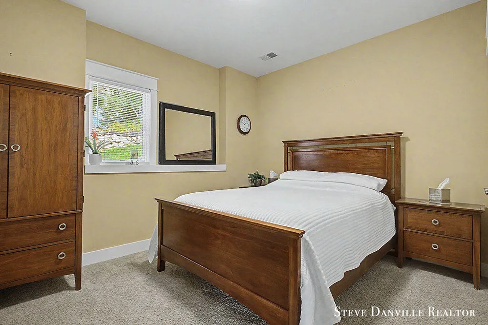 9121 24th Avenue Jenison, MI 49428