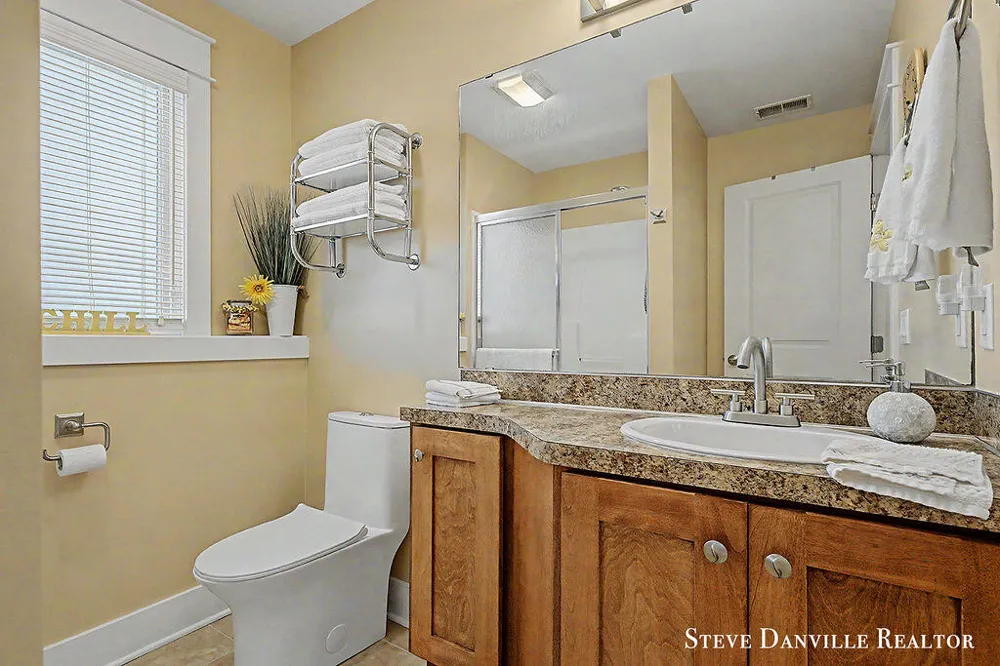 9121 24th Avenue Jenison, MI 49428