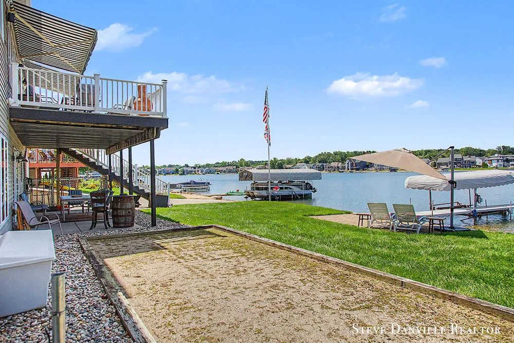 9121 24th Avenue Jenison, MI 49428