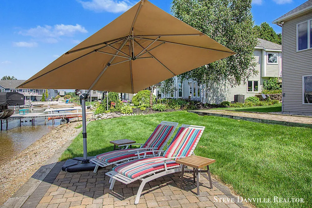 9121 24th Avenue Jenison, MI 49428