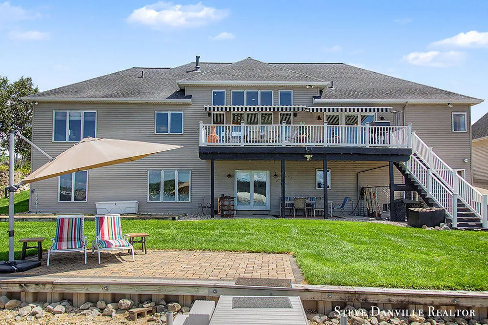9121 24th Avenue Jenison, MI 49428