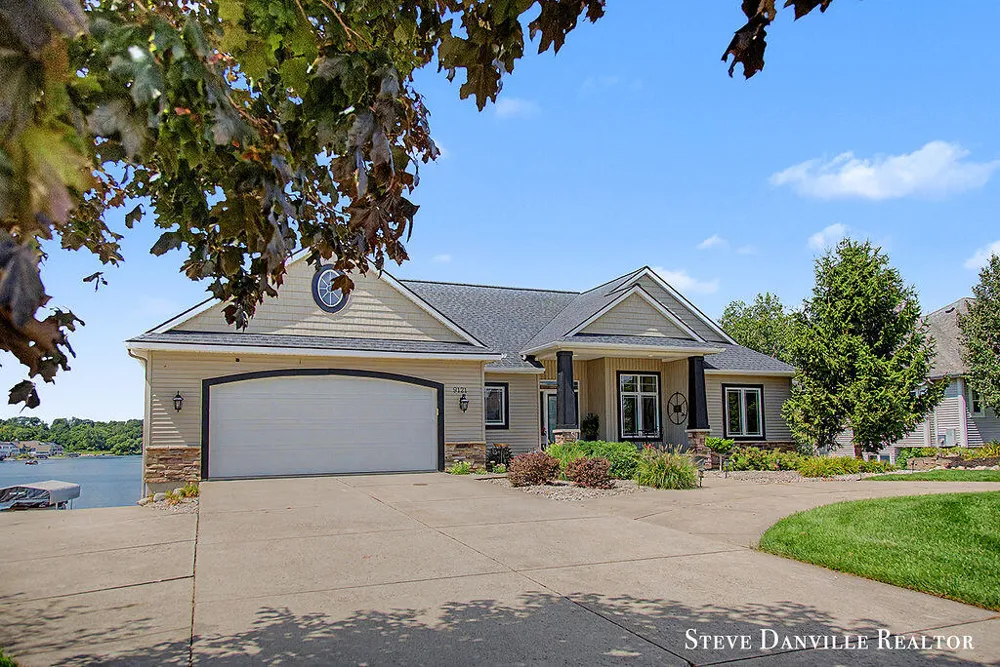 9121 24th Avenue Jenison, MI 49428