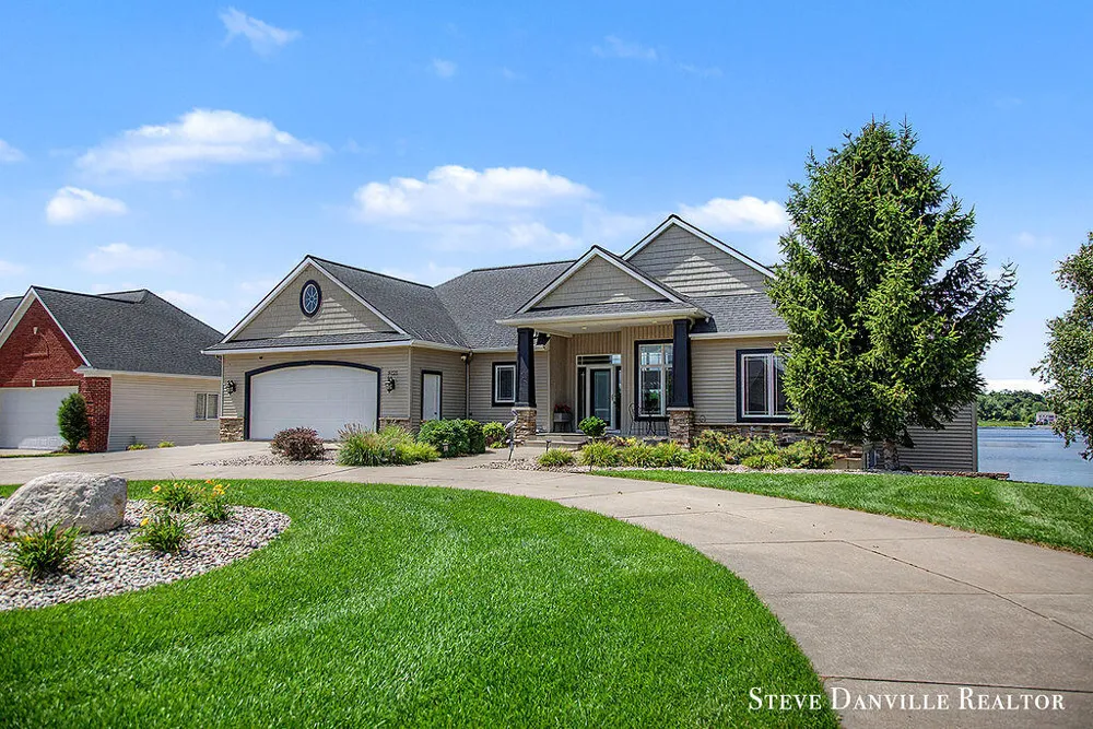 9121 24th Avenue Jenison, MI 49428