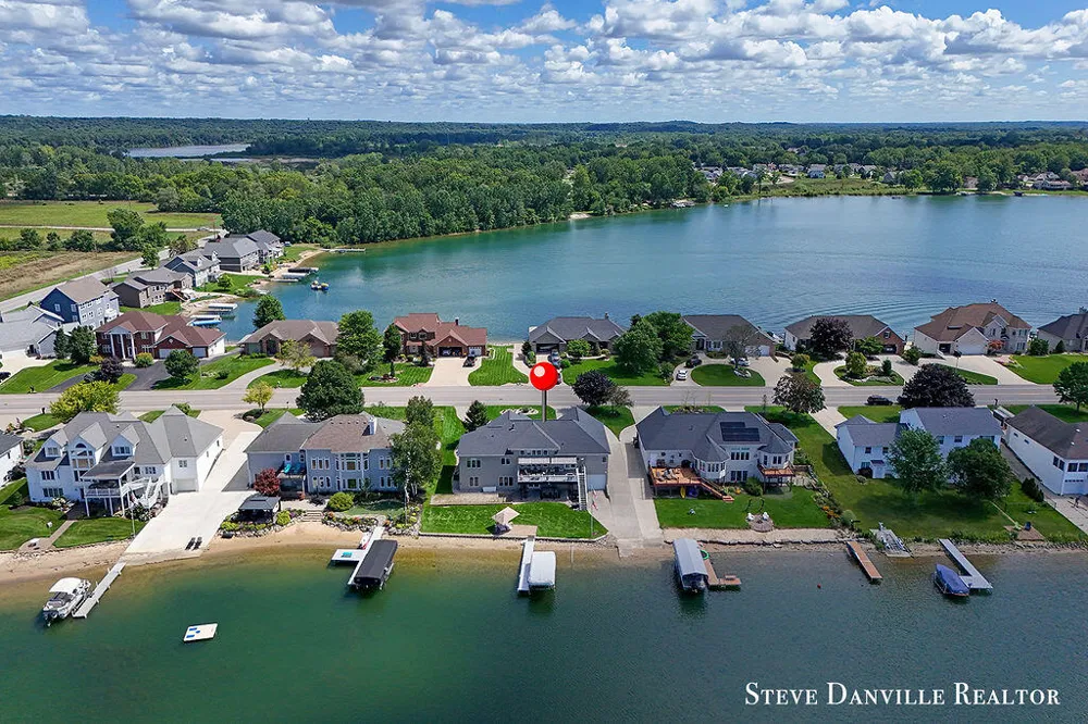 9121 24th Avenue Jenison, MI 49428