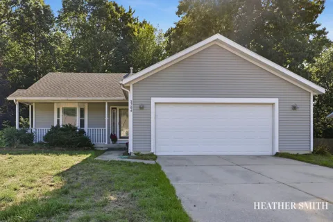 5764 Grand Oaks Drive NE
