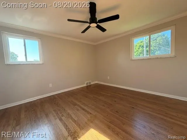 971 Canterbury Road Grosse Pointe Woods City, MI 48236
