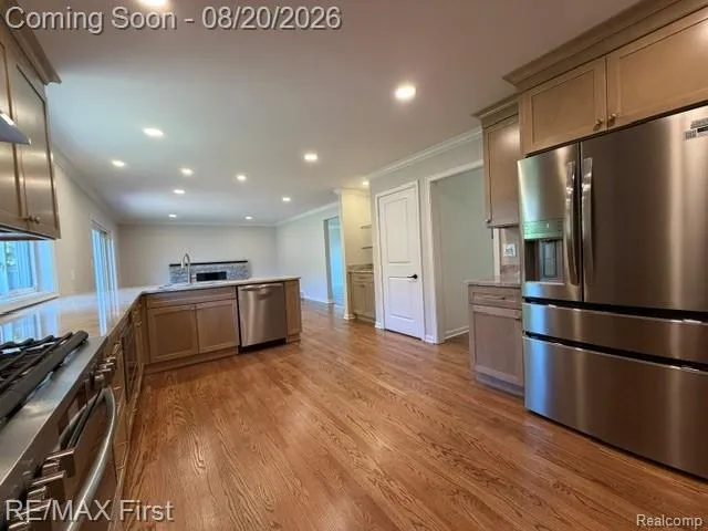 971 Canterbury Road Grosse Pointe Woods City, MI 48236