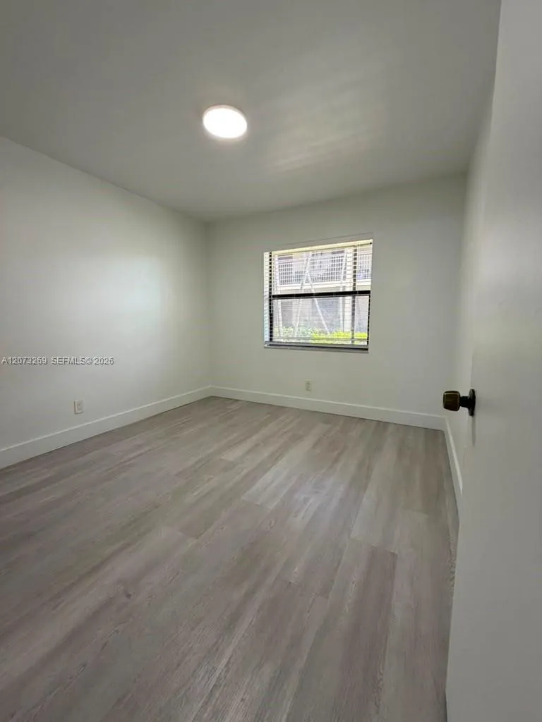 10020 Winding Lake Rd #104 Sunrise, FL 33351