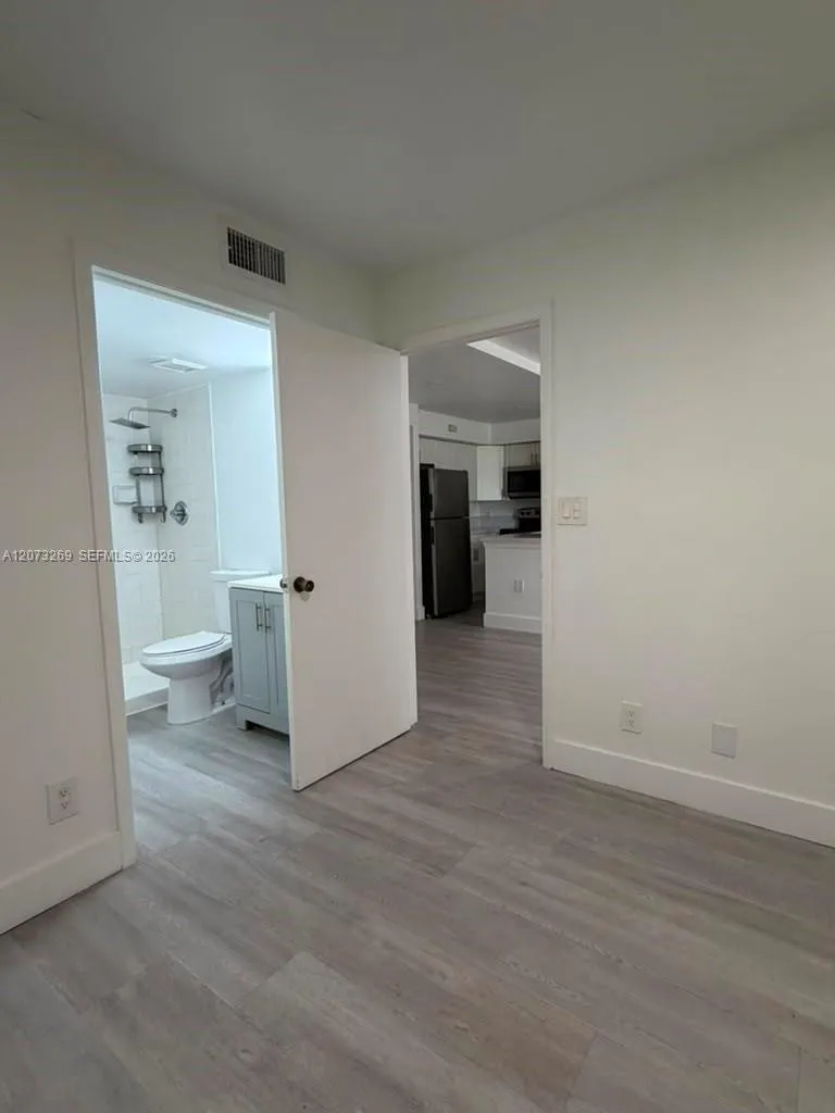 10020 Winding Lake Rd #104 Sunrise, FL 33351