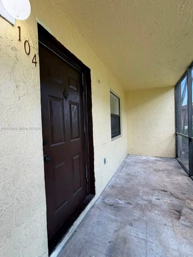 10020 Winding Lake Rd #104 Sunrise, FL 33351