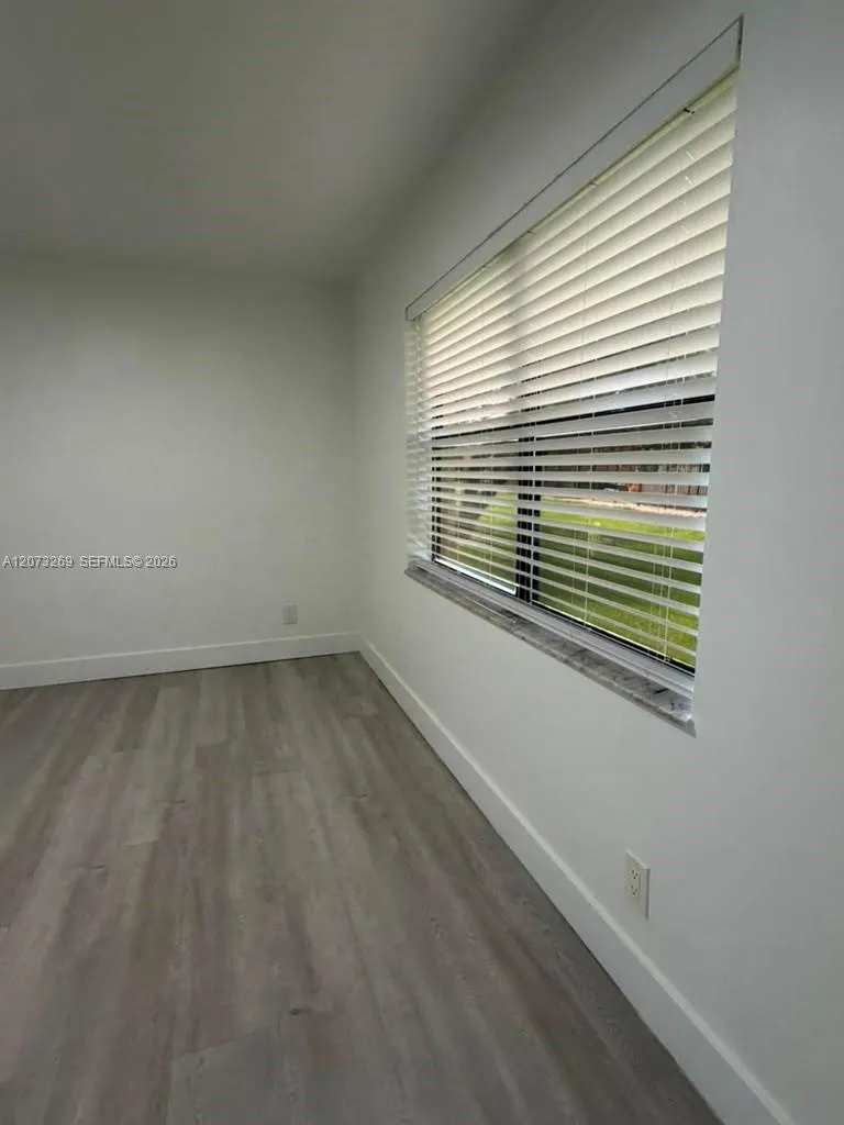 10020 Winding Lake Rd #104 Sunrise, FL 33351