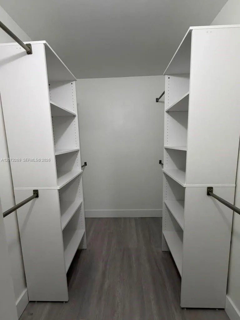 10020 Winding Lake Rd #104 Sunrise, FL 33351