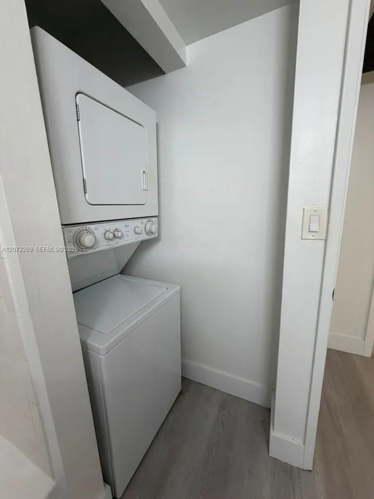 10020 Winding Lake Rd #104 Sunrise, FL 33351