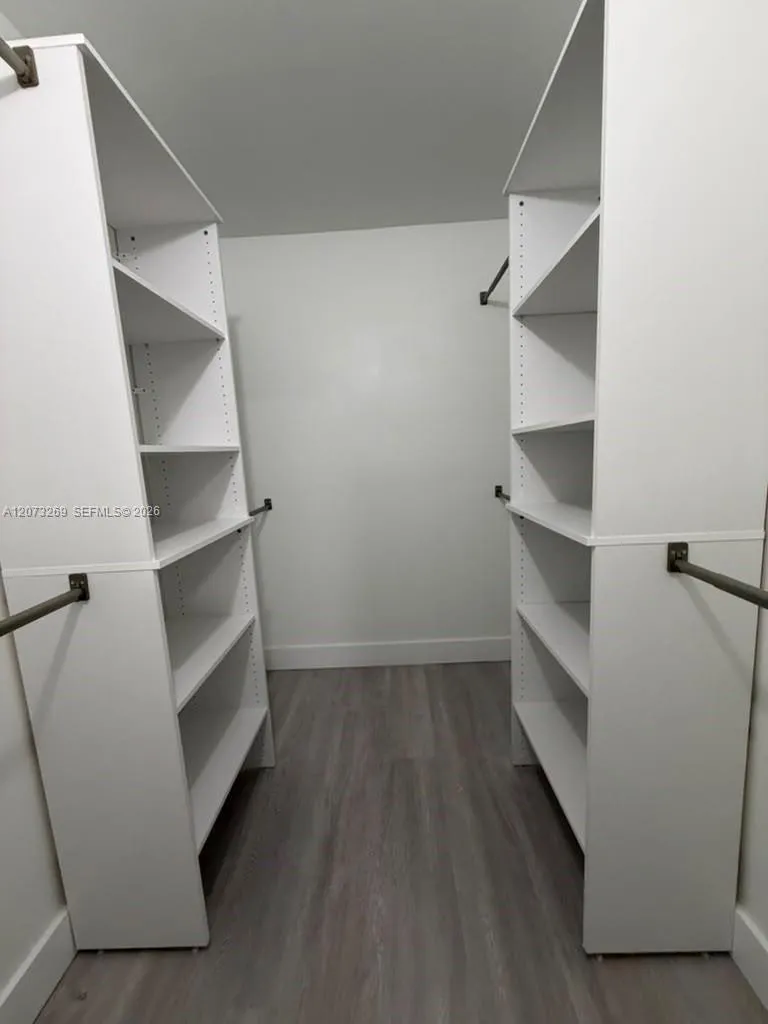10020 Winding Lake Rd #104 Sunrise, FL 33351
