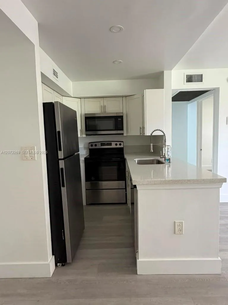 10020 Winding Lake Rd #104 Sunrise, FL 33351