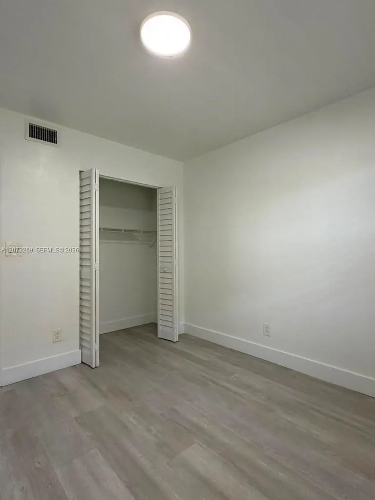 10020 Winding Lake Rd #104 Sunrise, FL 33351