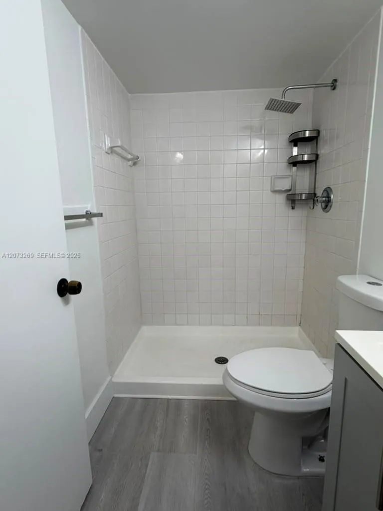 10020 Winding Lake Rd #104 Sunrise, FL 33351