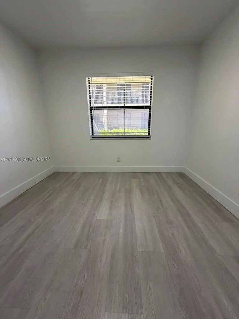 10020 Winding Lake Rd #104 Sunrise, FL 33351