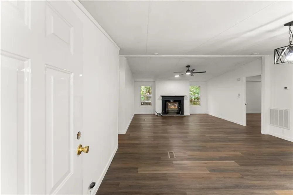 6220 Lee Lane Clermont, GA 30527