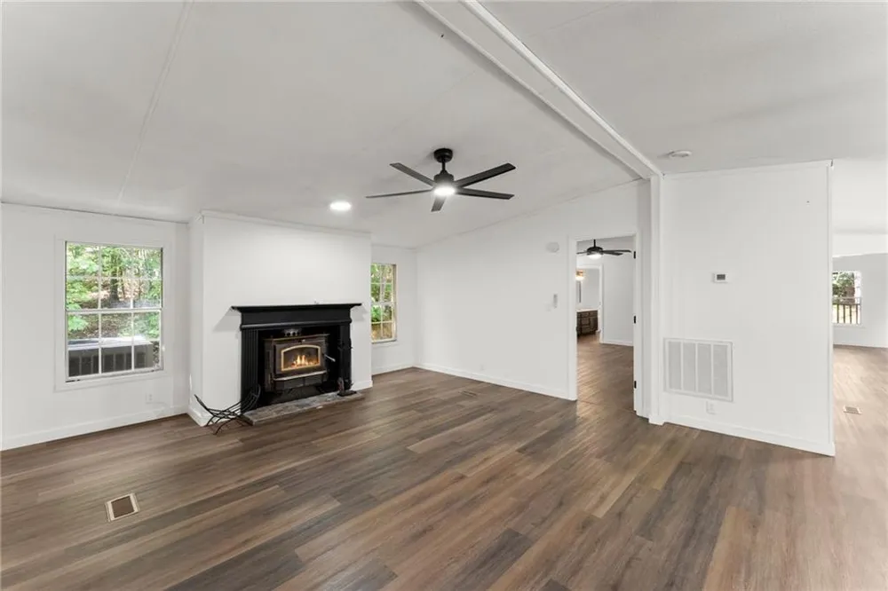 6220 Lee Lane Clermont, GA 30527