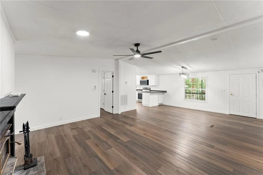 6220 Lee Lane Clermont, GA 30527