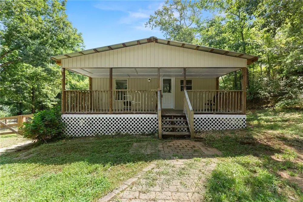 6220 Lee Lane Clermont, GA 30527