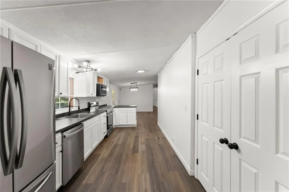 6220 Lee Lane Clermont, GA 30527