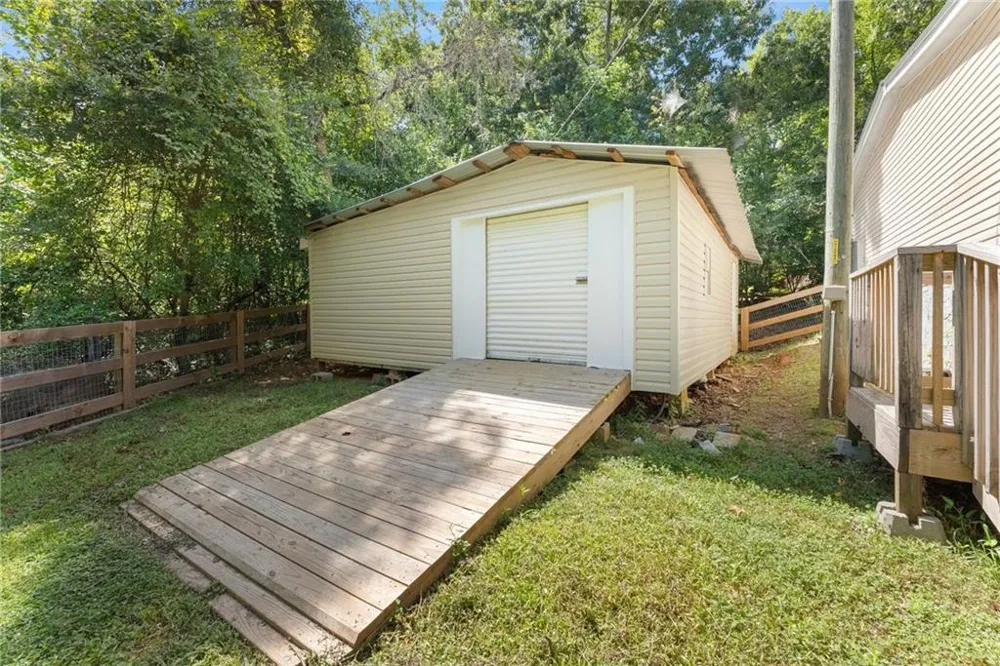 6220 Lee Lane Clermont, GA 30527