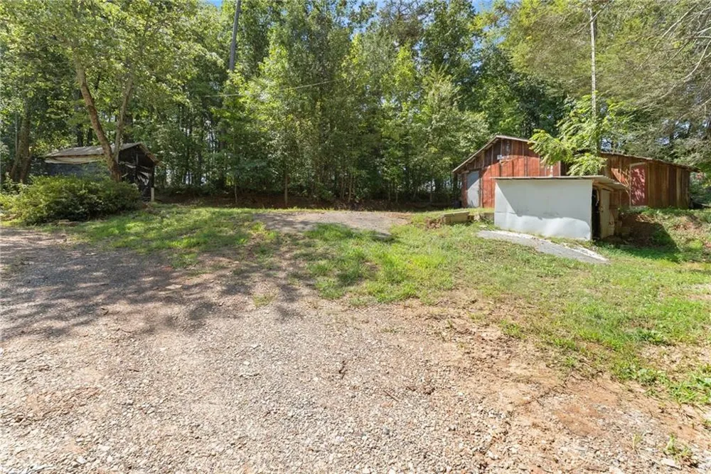 6220 Lee Lane Clermont, GA 30527