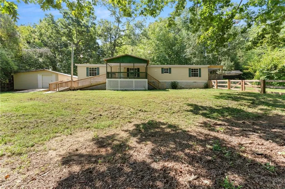 6220 Lee Lane Clermont, GA 30527