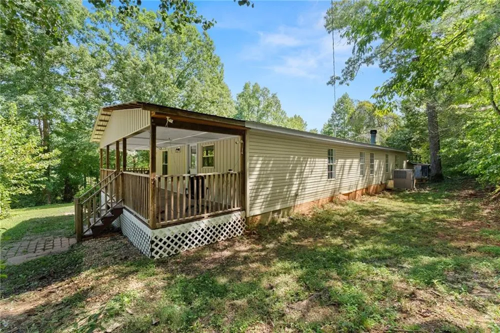 6220 Lee Lane Clermont, GA 30527