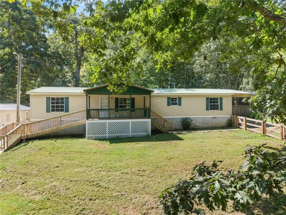 6220 Lee Lane Clermont, GA 30527