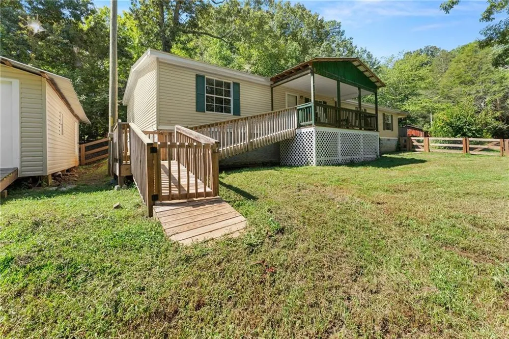 6220 Lee Lane Clermont, GA 30527