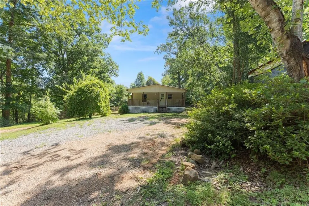 6220 Lee Lane Clermont, GA 30527