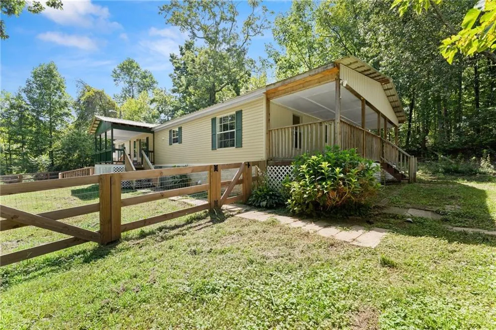 6220 Lee Lane Clermont, GA 30527