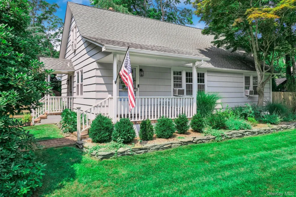 353 S Country Road Brookhaven, NY 11719