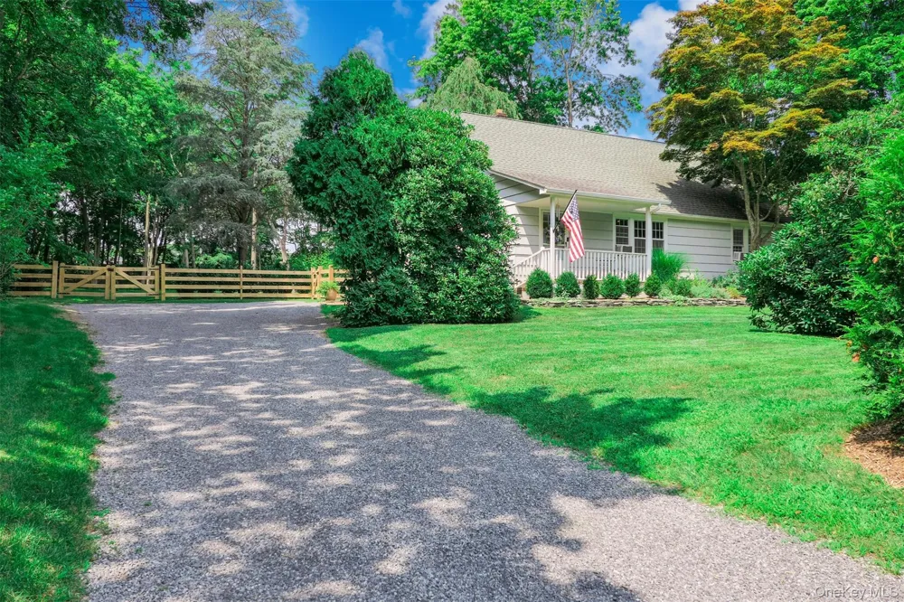 353 S Country Road Brookhaven, NY 11719