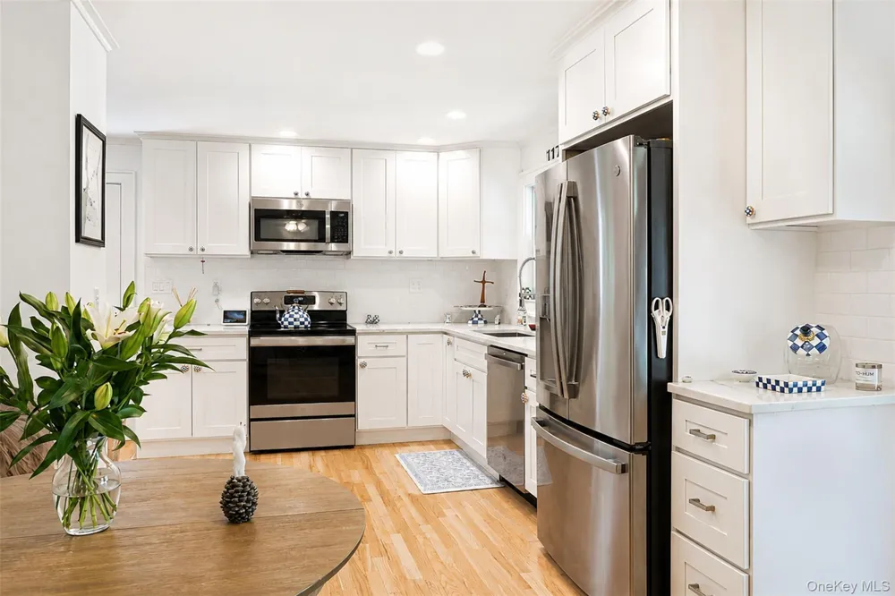 353 S Country Road Brookhaven, NY 11719