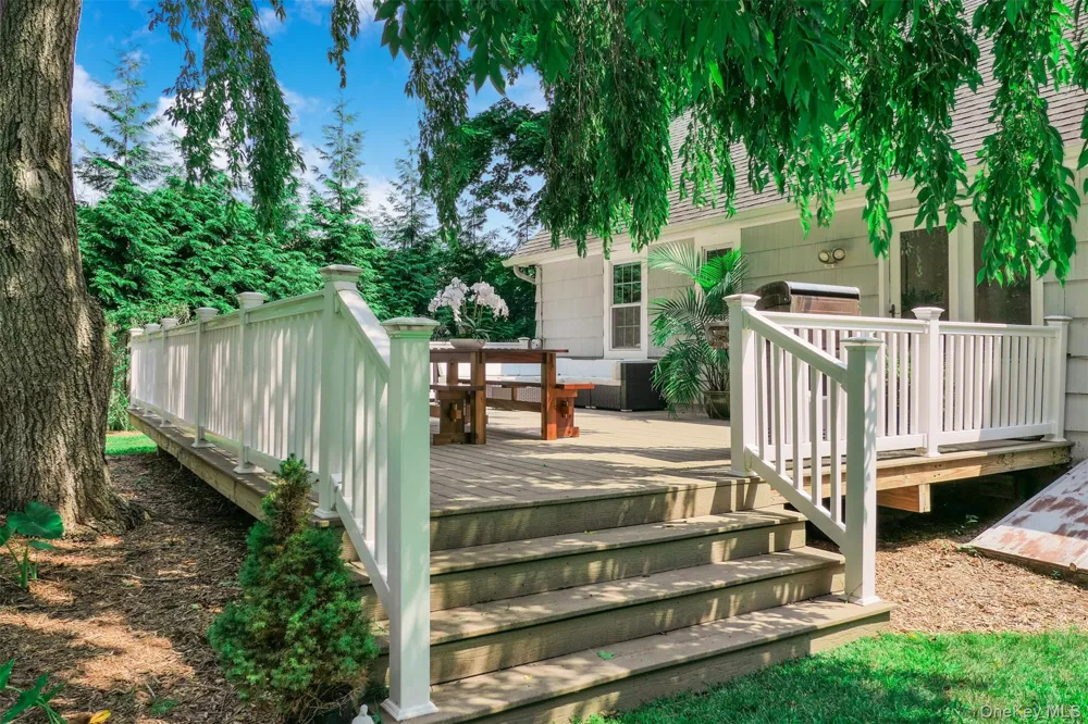 353 S Country Road Brookhaven, NY 11719