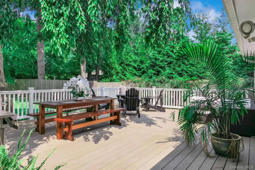353 S Country Road Brookhaven, NY 11719