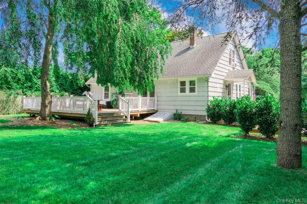 353 S Country Road Brookhaven, NY 11719