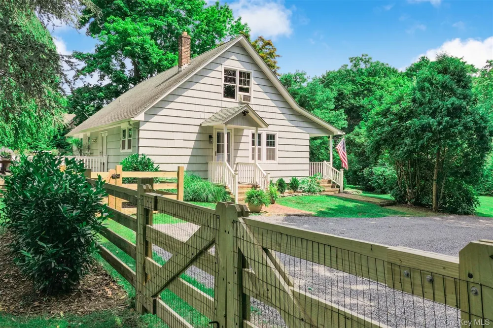 353 S Country Road Brookhaven, NY 11719