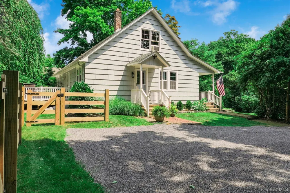 353 S Country Road Brookhaven, NY 11719