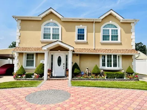 626 Wyngate Drive W