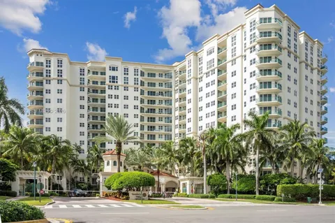 20000 E Country Club Dr #302