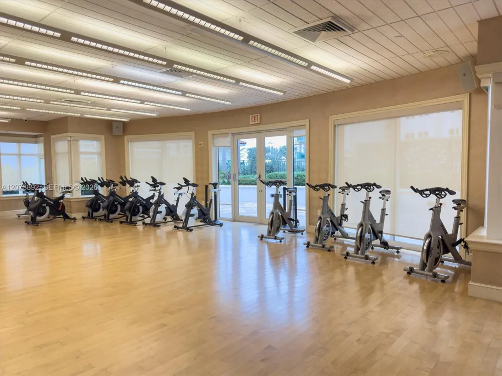 20000 E Country Club Dr #302 Aventura, FL 33180