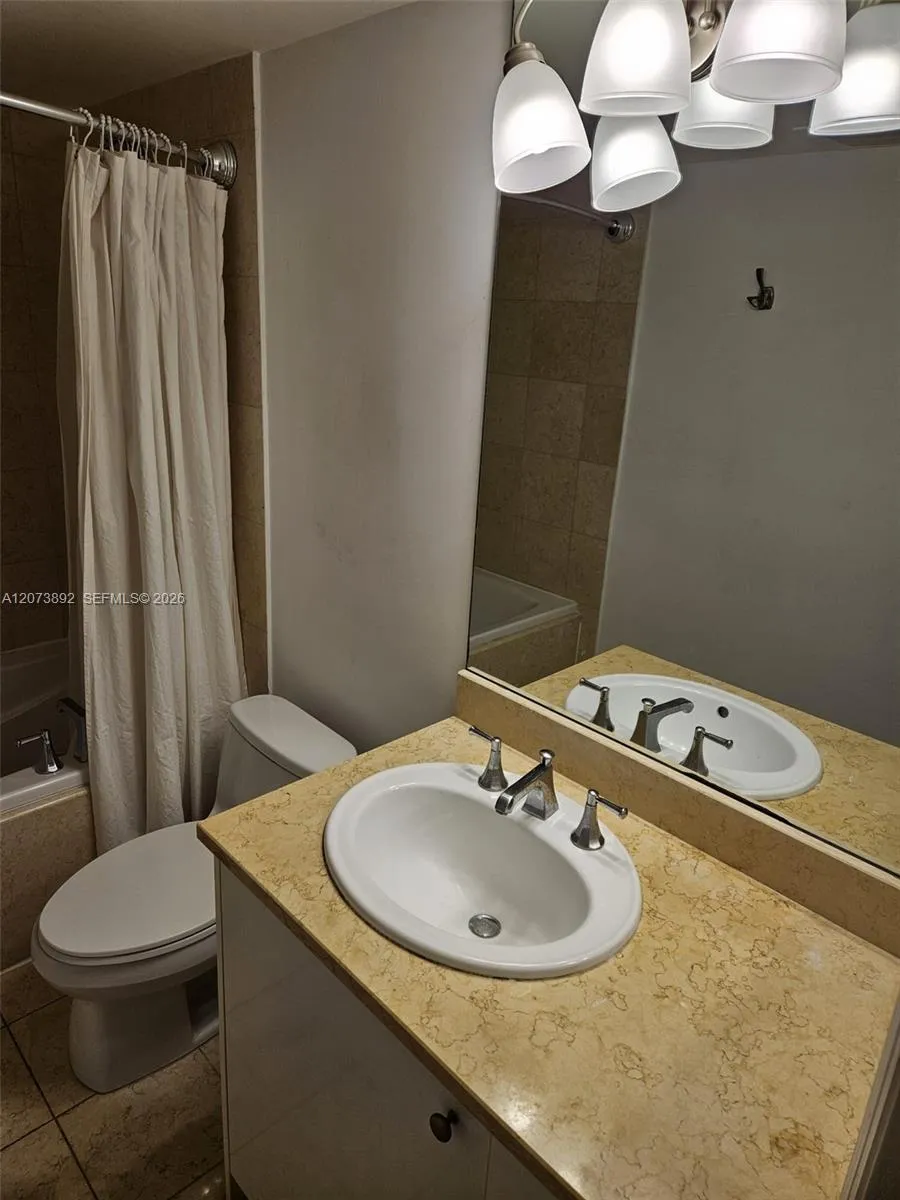 20000 E Country Club Dr #302 Aventura, FL 33180
