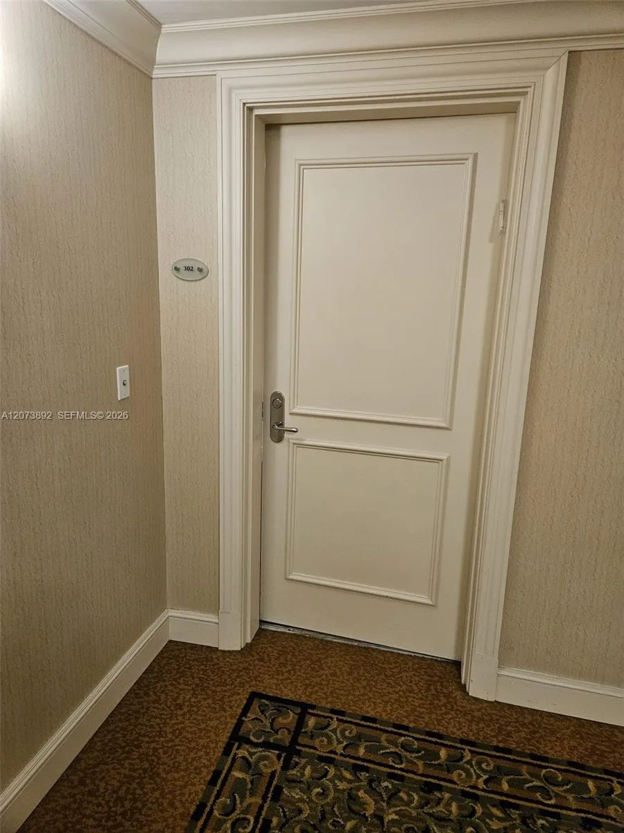 20000 E Country Club Dr #302 Aventura, FL 33180