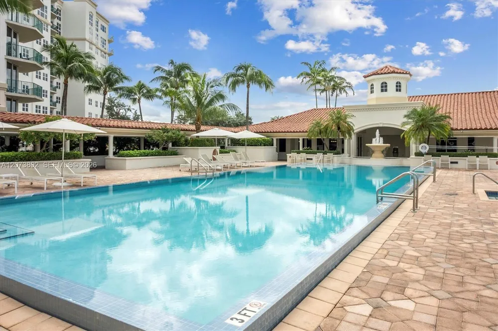 20000 E Country Club Dr #302 Aventura, FL 33180