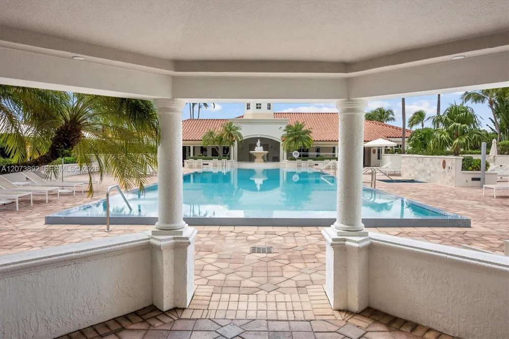 20000 E Country Club Dr #302 Aventura, FL 33180
